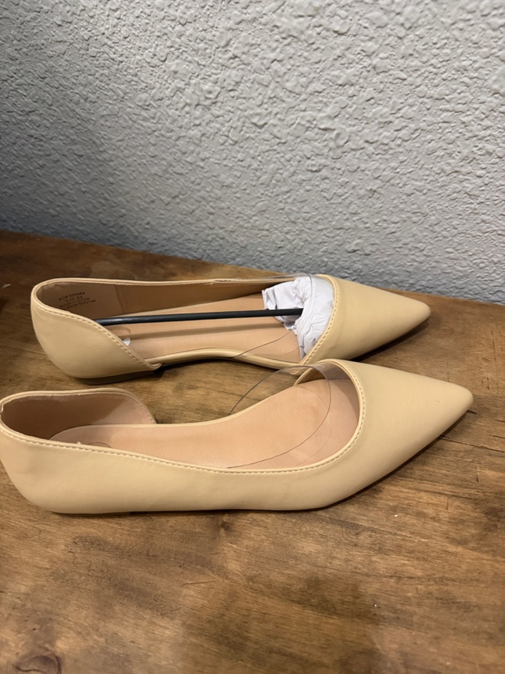 Pointed Toe Women's Flats in Beige size 8.5 - Picture 2 of 5